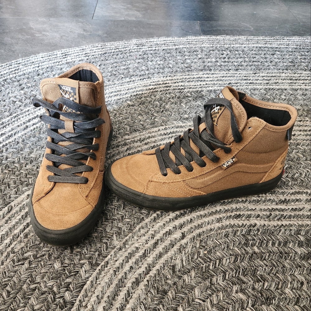 Vans The Lizzie mid sneaker in dirt/black 7